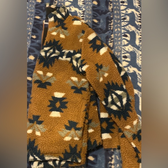 Wrangler Sherpa Pullover - Picture 3 of 3